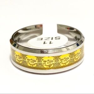 Skulls Ring, Silver Tone with gold, Size 11